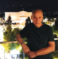 Άρης Σφακιανάκης