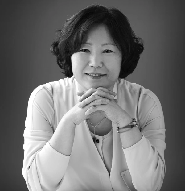Sun-Mi Hwang